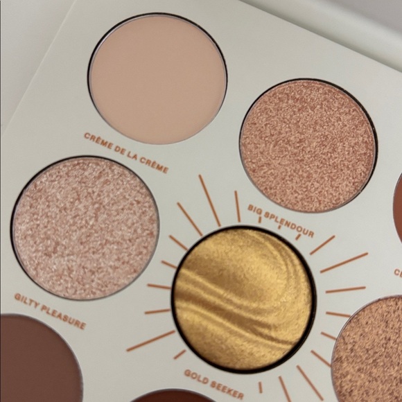 Morphe Gold Seeker Eyeshadow Palette - Gold, Brown, Cream Shades - Picture 3 of 4